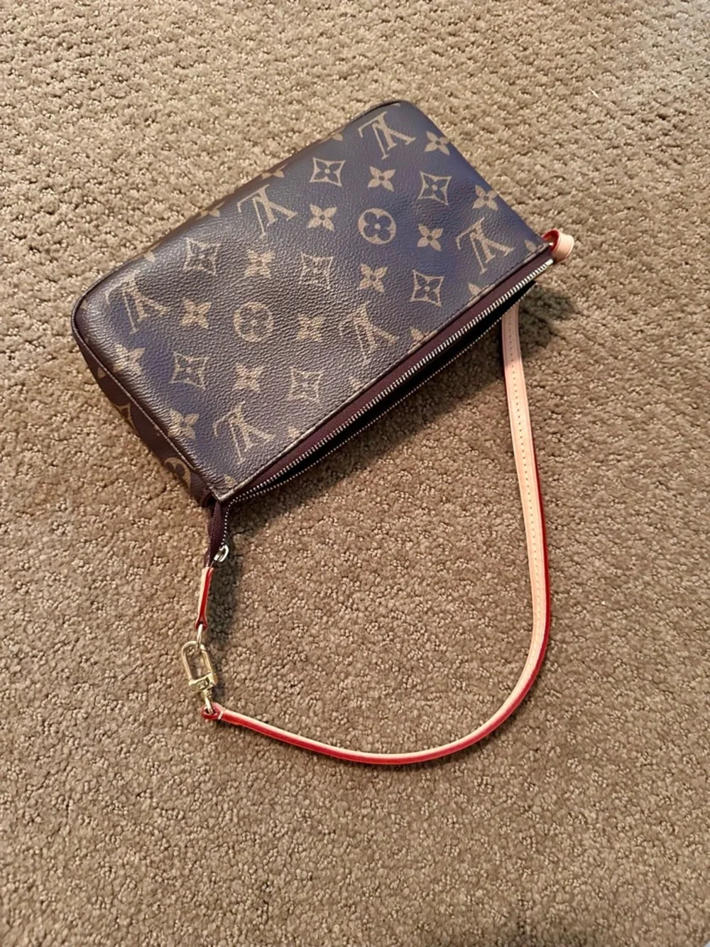 👜PERFECT LIKE NEW Louis Vuitton Monogram Pochette Shoulder Bag👜 - Picture 8 of 13